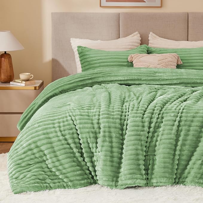 BEDELITE Fleece Full Comforter Set -Super Soft & Warm Fluffy Green Bedding, Luxury Fuzzy Heavy Bed Set for Winter with 2 Pillow Cases