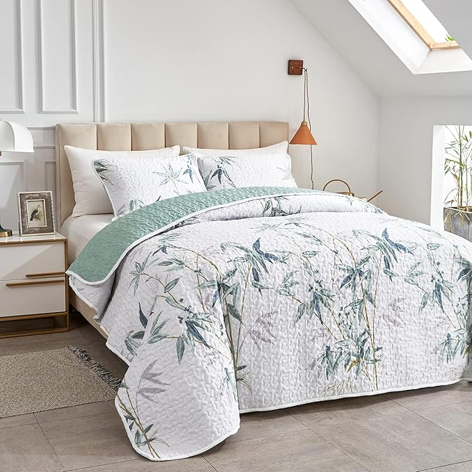Botanical Quilt Set 3 Pieces King Size, Green Leaves Printed on White Reversible Bedspread Coverlet Set, Soft Microfiber Lightweight Bed Cover for All Season (102" x 90", 1 Quilt+ 2 Pillow Shams)