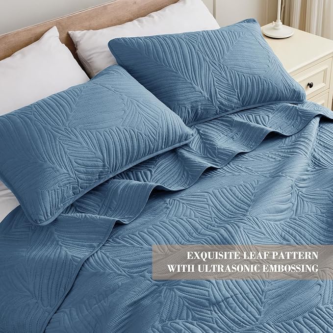 Exclusivo Mezcla Queen Quilt Bedding Set, Lightweight Bluish Grey Quilts Queen Full Size for All Seasons, Soft Microfiber Bedspreads Coverlets Bed Cover with Leaf Pattern, 3 Piece