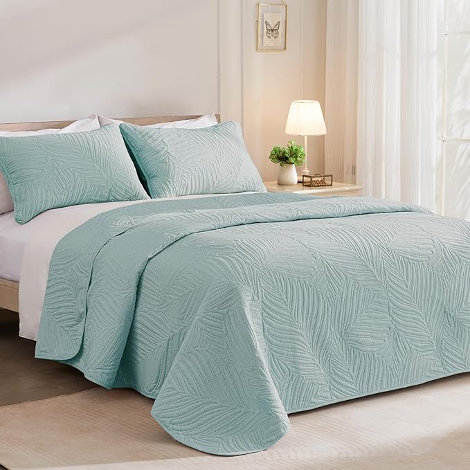 Exclusivo Mezcla California King Quilt Bedding Set, Lightweight Aqua Blue Quilts Cal Oversized King Size for All Seasons, Soft Microfiber Bedspreads Coverlets with Leaf Pattern, 3 Piece