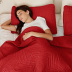 Exclusivo Mezcla California King Quilt Bedding Set, Lightweight Red Quilts Cal Oversized King Size for All Seasons, Soft Microfiber Bedspreads Coverlets with Leaf Pattern, 3 Piece