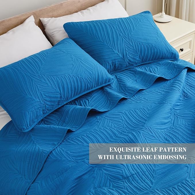 Exclusivo Mezcla California King Quilt Bedding Set, Lightweight Royal Blue Quilts Cal Oversized King Size for All Seasons, Soft Microfiber Bedspreads Coverlets with Leaf Pattern, 3 Piece