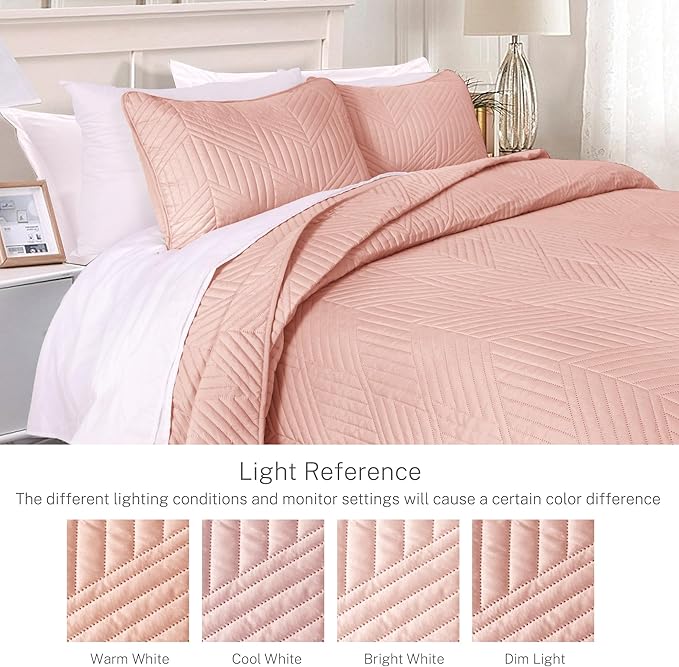 Exclusivo Mezcla California King Quilt Bedding Set, Lightweight Blush Pink Oversized King Bedspreads Soft Modern Geometric Coverlet Set for All Seasons (1 Quilt and 2 Pillow Shams)