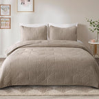 Exclusivo Mezcla Ultrasonic Twin Quilt Bedding Set, Lightweight Taupe Bedspreads Soft Modern Geometric Coverlet Set for All Seasons (1 Quilt and 1 Pillow Sham)