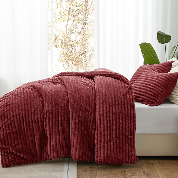 BEDELITE Fleece King Comforter Set -Super Soft & Warm Fluffy Burgundy Bedding, Luxury Fuzzy Heavy Bed Set for Winter with 2 Pillow Cases