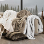 EVERGRACEHOME Luxury Faux Fur Throw Blanket, Soft Fluffy Faux Mink Blankets for Bed, Couch, Sofa, Thick Cozy Plush Warm Fur Throws with Reversible Velvet, Frosted White Wolf, 50"x60"