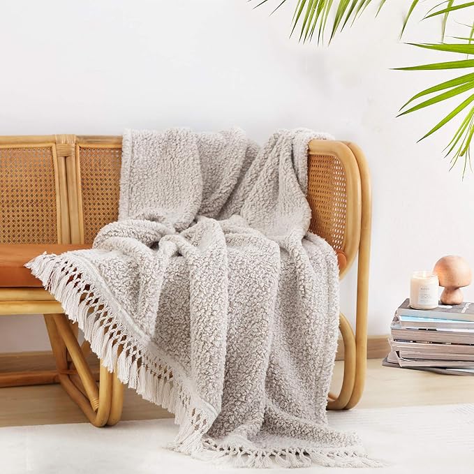 Ultra Soft Cozy Sherpa Throw Blanket, Light Weight Warm Decorative Throw Blanket with Tassel, 2 Tones Ombre Light Brown Pattern Reversible Boho Style Blanket for Sofa, Couch, Bedroom,Travel, 60”x80”