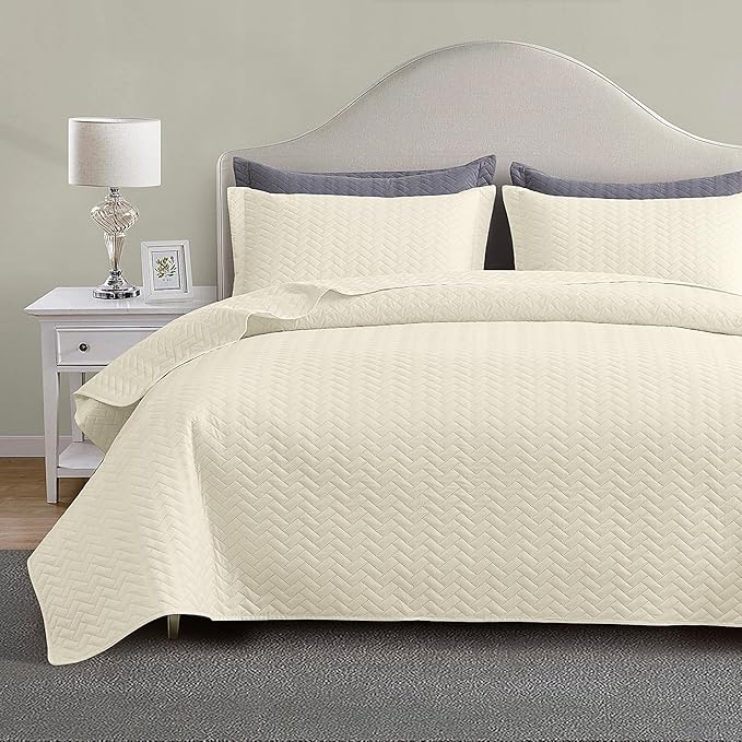 Maple&Stone Quilt Set Twin/Twin XL, Lightweight Off-White Bedspread Ultrasonic Chevron Pattern Light Coverlet for All Season Comforter Bedding Decor - 2 Piece Twin Extra Long Bed Cover Sets