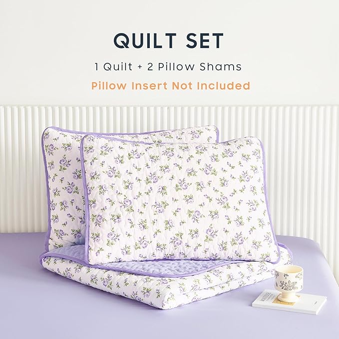 Wake In Cloud - Floral Quilt Set, Coquette Cottagecore Shabby Chic Flower Pattern for Women Teen Girls, Reversible Lightweight Bedspread Coverlet, 3 Pieces, White Purple, Queen/Full Size