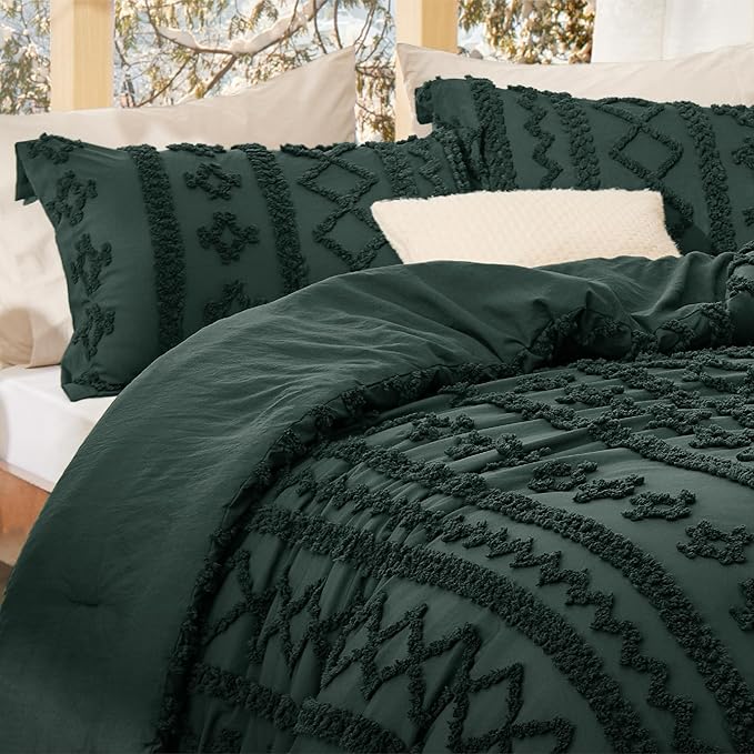 Bedsure Tufted Boho Comforter Set King Size - Dark Green Boho Bed Set, GentleSoft™ 3 Pieces Farmhouse Shabby Chic Embroidery Bedding, Gifts for Woman, Soft Jacquard King Comforter for All Seasons