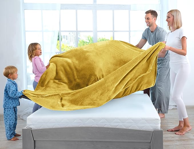 Utopia Bedding Fleece Blanket King Size Gold 300GSM Luxury Fuzzy Soft Anti-Static Microfiber Bed Blanket (90x102 Inch)