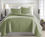 Southshore Fine Living, Inc. Oversized King Quilt Bedding Set, Pet Hair Resistant Bedding, Microfiber Lightweight Bedspread, California King Coverlet Set w/2 Pillow Shams, Sage Green Quilt