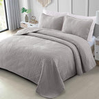 Exclusivo Mezcla Ultrasonic Full Queen Quilt Bedding Set, Lightweight Light Grey Bedspreads Soft Modern Geometric Coverlet Set for All Seasons (1 Quilt and 2 Pillow Shams)