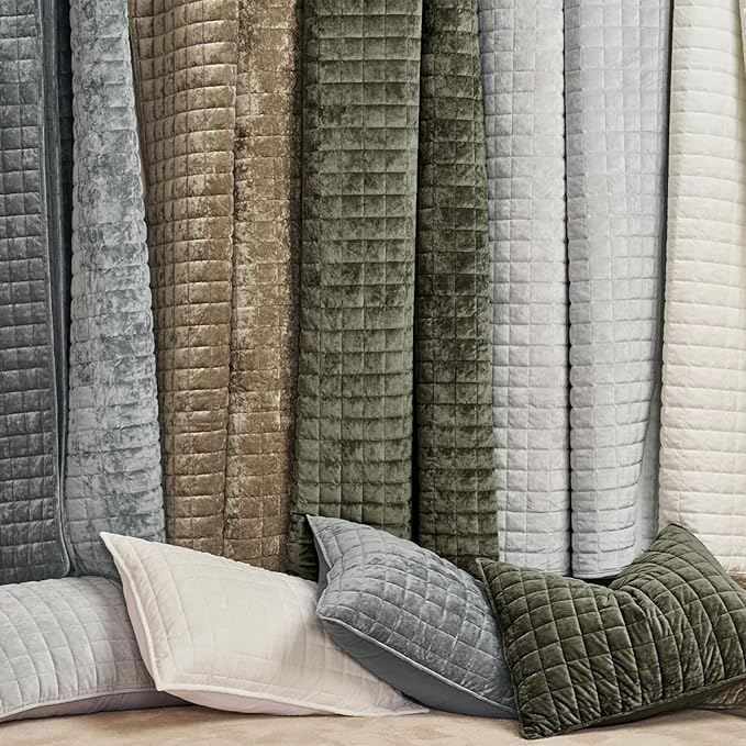RECYCO Luxury Velvet Quilt Set Full Queen Size, Lightweight Velvet Comforter Set, Oversized Bedspread Coverlet Quilted Bedding Set, with 2 Matching Pillow Shams, for All Season, Olive Green