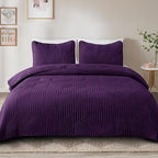 Exclusivo Mezcla Ultrasonic King Quilt Bedding Set, Lightweight Deep Purple Bedspreads Soft Modern Geometric Coverlet Set for All Seasons (1 Quilt and 2 Pillow Shams)