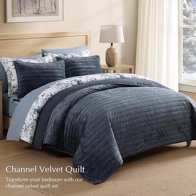 WRENSONGE Velvet King Size Quilt Set-3 Pieces Blue Grey Luxurious Velvet Striped Channel Comforter with 2 Shams, Soft Bedspread Coverlet Quilted Bedding Set for All Season