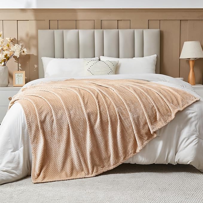 NEWCOSPLAY Super Soft Queen Blanket Brown Premium Silky Flannel Fleece Leaves Pattern Lightweight Bed Blanket All Season Use (Brown, Queen(90"x90"))