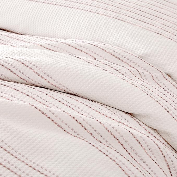 Amazon Basics Waffle Weave Microfiber 3-Piece Duvet Cover Set, Includes 1 Duvet Cover and 2 Pillow Shams, King, Pink Striped