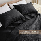 Exclusivo Mezcla California King Quilt Bedding Set, Lightweight Black Quilts Cal Oversized King Size for All Seasons, Soft Microfiber Bedspreads Coverlets with Leaf Pattern, 3 Piece
