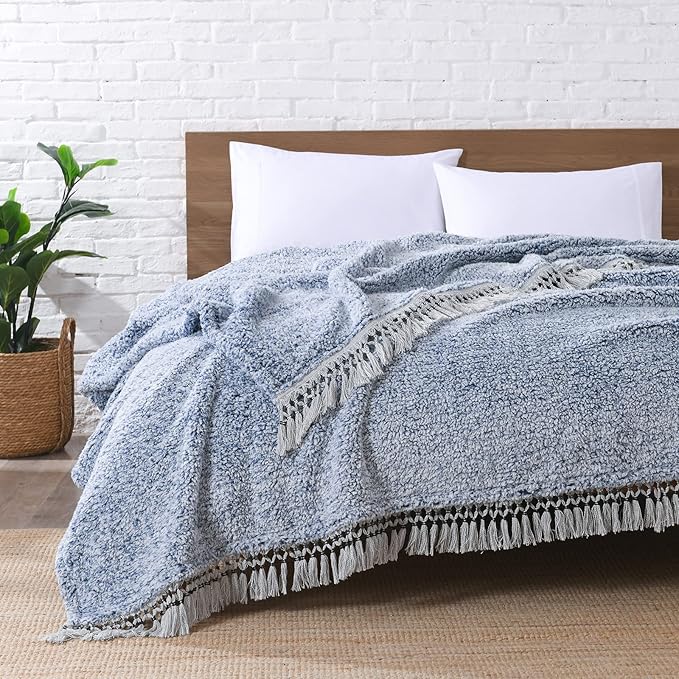 Ultra Soft Fleece Sherpa Blanket King Size,Lightweight Cozy Boho Bed Blanket with Decorative Tassel, Pattern Reversible, 2 Tones Ombre Blue,104”x90”