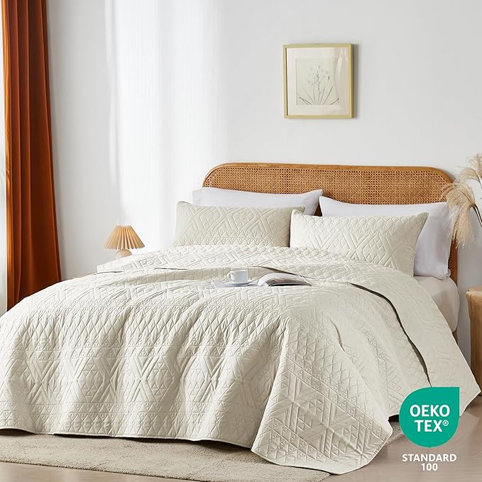 akkialla King/Cal King Quilt Set, Boho Style in a Solid Color, Cream Lightweight Microfiber Bedspread, Soft and Breathable Coverlet for All Seasons, 3-Piece Bedding Set (1 Quilt, 2 Pillow Shams)