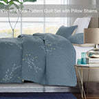 Exclusivo Mezcla Reversible Boho Quilts Queen Size, Blue Bedspreads Lightweight Coverlet All Season Flowers Quilt Bedding Set with Printed Floral Pattern (1 Quilt, 2 Pillow Shams)