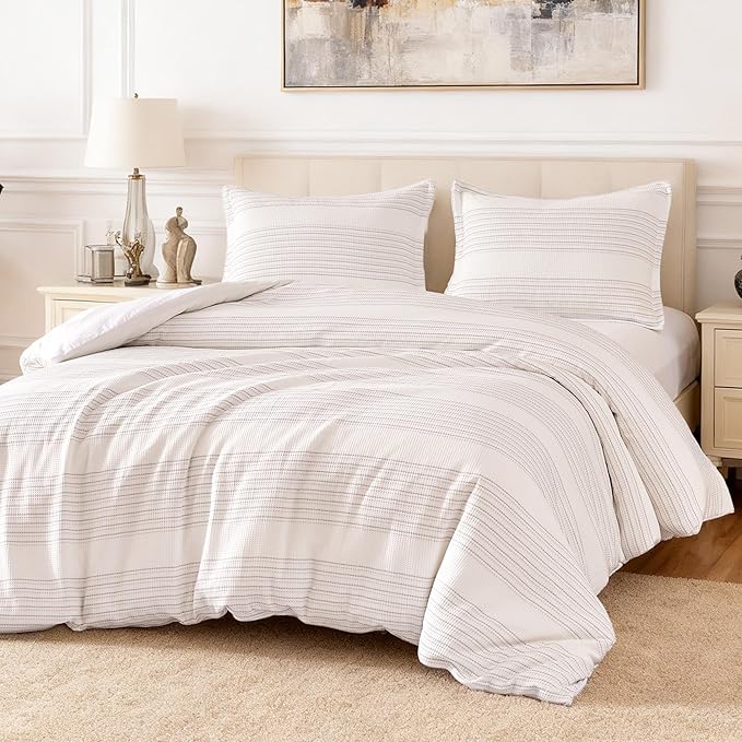 Amazon Basics Waffle Weave Microfiber 3-Piece Duvet Cover Set, Includes 1 Duvet Cover and 2 Pillow Shams, Full, Dark Grey Striped