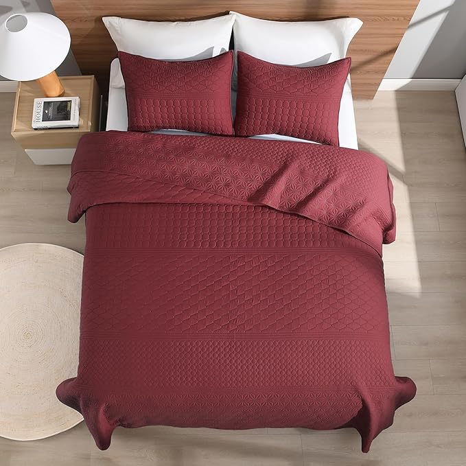 HORIMOTE HOME Burgundy Red Twin Size Quilt Set - Soft Microfiber Bedspread with 1 Sham, Lightweight & All-Season Geometric Coverlet for Cozy Bedding