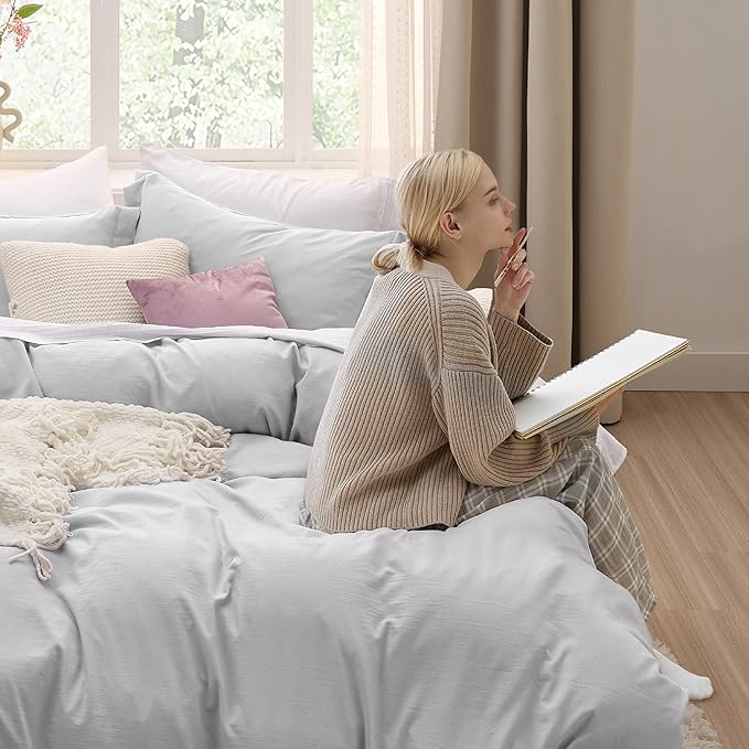 Bedsure Light Grey Duvet Cover Full Size - 3 Pieces Prewashed Extra Soft Cotton-Like Polyester Bedding Set, Includes 1 Duvet Cover 80x90 Inches with Zipper Closure & 2 Pillow Shams, No Comforter