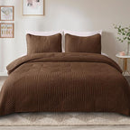 Exclusivo Mezcla California King Quilt Bedding Set, Lightweight Brown Oversized King Bedspreads Soft Modern Geometric Coverlet Set for All Seasons (1 Quilt and 2 Pillow Shams)