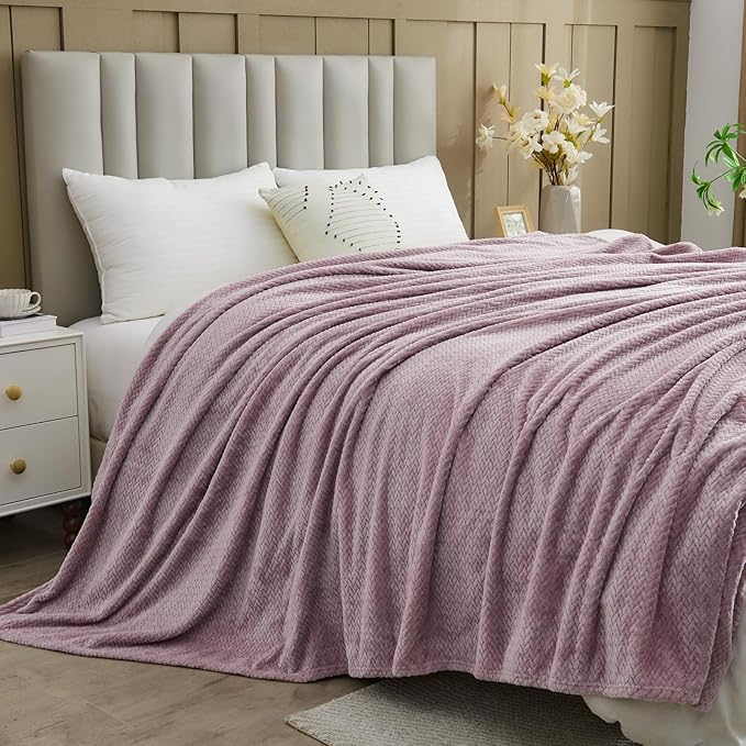 NEWCOSPLAY Super Soft Queen Blanket Light Purple Premium Silky Flannel Fleece Leaves Pattern Lightweight Bed Blanket All Season Use (Light Purple, Queen(90"x90"))