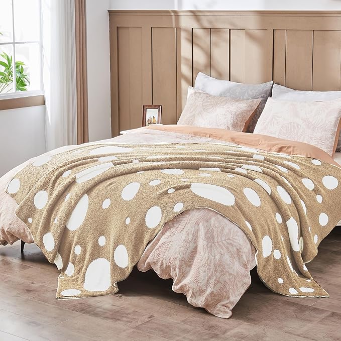 CozeCube Super Soft Fullfy Microfiber Reversible Knitted Blankets, Warm Cozy Fuzzy Plush Throw, Beige and White Polka Dot Throw Blanket for Couch Bed Sofa, 50" x 60"