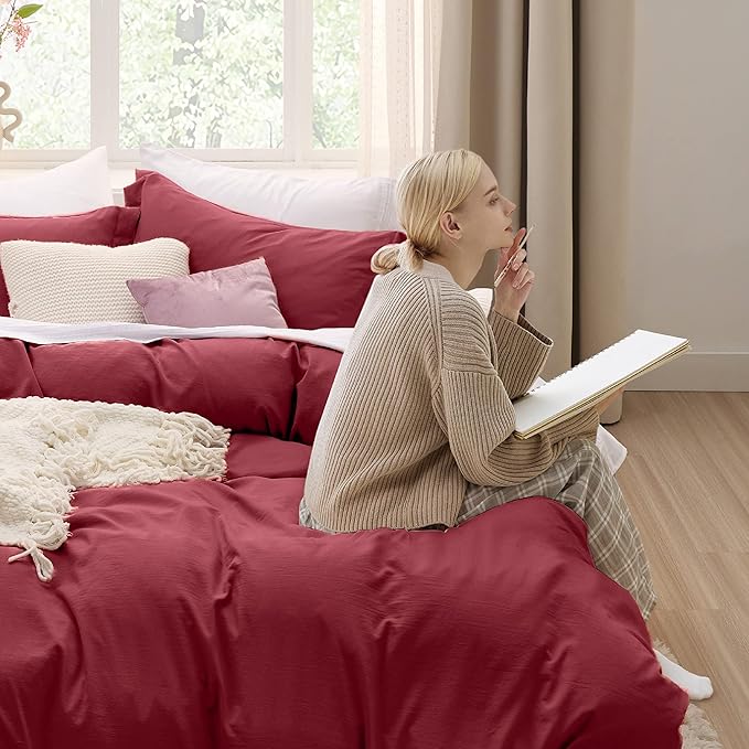 Bedsure Red Duvet Cover Twin/Twin XL Size - 2 Pieces Prewashed Cotton-Like Extra Soft Bedding Set, Includes 1 Twin Duvet Cover 68x90 Inches with Zipper Closure & 1 Pillow Sham, No Comforter