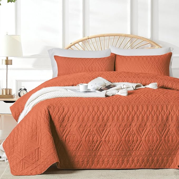 akkialla Full/Queen Size Quilt Bedding Set,Burnt Orange Lightweight Microfiber Soft Bedspread,Modern Style Geoetric Pattern Coverlet Set for All Seasons,3 Piece(1 Quilt,2 Pillow Shams)