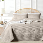 akkialla King/Cal King Quilt Set, Taupe Lightweight Microfiber Bedspread Coverlet, Boho Geometric Pattern, Soft All-Season Bedding, 3-Piece (1 Quilt, 2 Pillow Shams) | Breathable fabric, Modern style