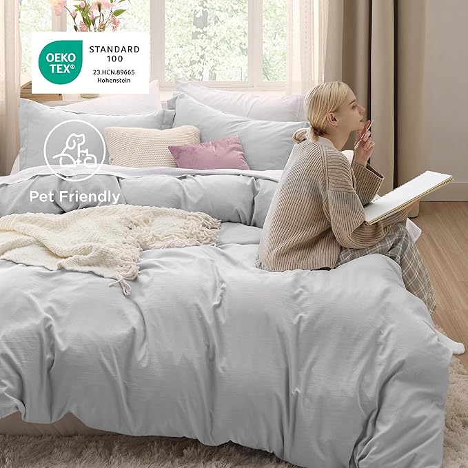 Bedsure Light Grey Duvet Cover King Size - 3 Pieces Prewashed Cotton-Like Polyester Extra Soft Bedding Set, Includes 1 Duvet Cover 104x90 Inches with Zipper Closure & 2 Pillow Shams, No Comforter