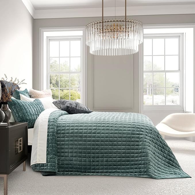 RECYCO Luxury Velvet Quilt Set Full Queen Size, Lightweight Velvet Comforter Set, Oversized Bedspread Coverlet Quilted Bedding Set, with 2 Matching Pillow Shams, for All Season, Aqua Green