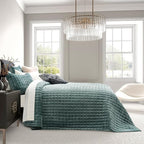 RECYCO Luxury Velvet Quilt Set Full Queen Size, Lightweight Velvet Comforter Set, Oversized Bedspread Coverlet Quilted Bedding Set, with 2 Matching Pillow Shams, for All Season, Aqua Green