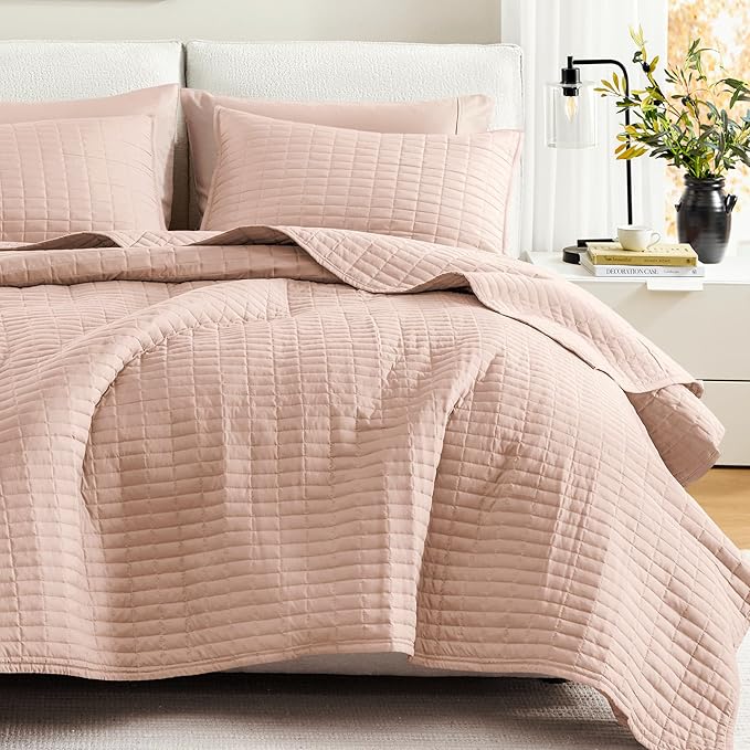 Comfort Spaces Kienna Quilt Set- Double Sided Stitching Design Summer Blanket, Lightweight, Soft, All Season Bedding Layer, Matching Sham, Blush, Coverlet Full/Queen(90"x90") 3 Piece