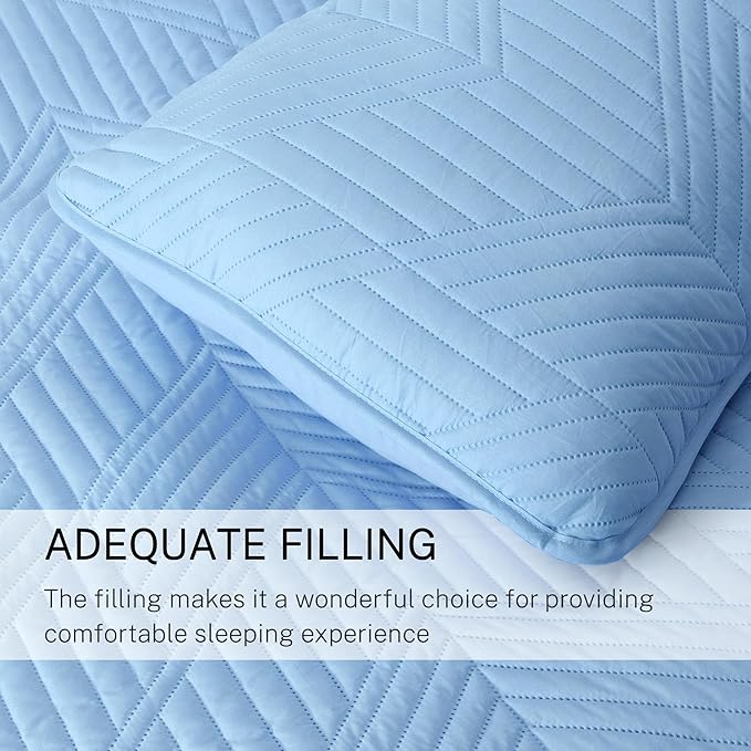 Exclusivo Mezcla California King Quilt Bedding Set, Lightweight Light Blue Oversized King Bedspreads Soft Modern Geometric Coverlet Set for All Seasons (1 Quilt and 2 Pillow Shams)