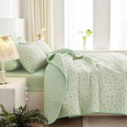 Wake In Cloud - Floral Quilt Set, Coquette Cottagecore Shabby Chic Flower Pattern for Women Teen Girls, Reversible Lightweight Bedspread Coverlet, 3 Pieces, Green Pink, Twin/Twin XL Size