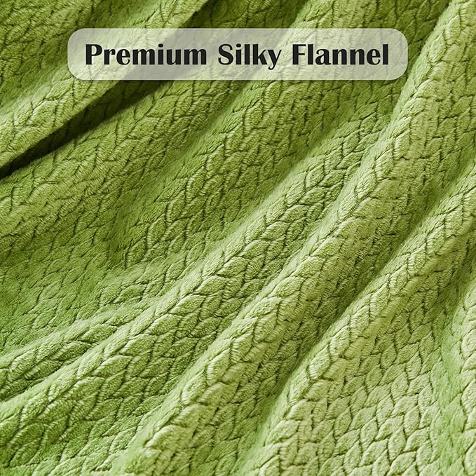NEWCOSPLAY Super Soft Queen Blanket Green Premium Silky Flannel Fleece Leaves Pattern Lightweight Bed Blanket All Season Use (Green, Queen(90"x90"))
