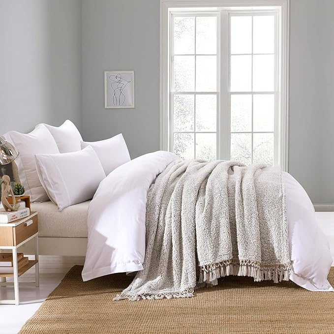 Ultra Soft Fleece Sherpa Blanket Queen Size,Lightweight Cozy Boho Bed Blanket with Decorative Tassel, Pattern Reversible, 2 Tones Ombre Light Brown, 90”x90”