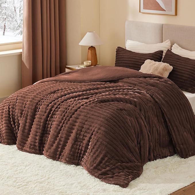 BEDELITE Fleece Queen Comforter Set -Super Soft & Warm Fluffy Hot Chotolate Bedding, Luxury Fuzzy Heavy Bed Set for Winter with 2 Pillow Cases