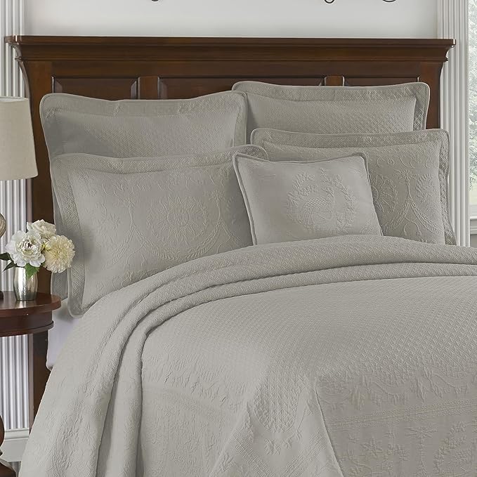 King Charles Modern Farmhouse Floral Matelasse Bedspread, 100% Cotton Breathable Bedding, Full/Queen, Grey