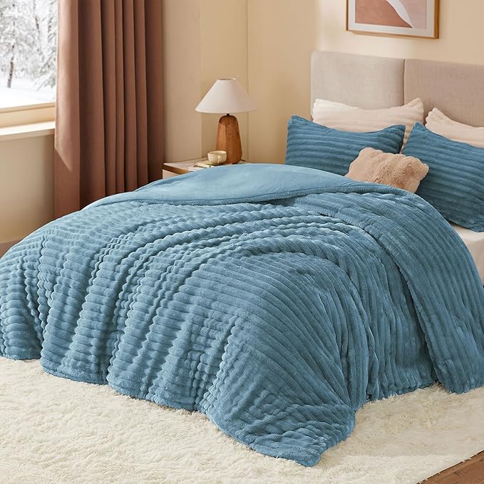 BEDELITE Fleece Oversized Queen Comforter Set -Super Soft & Warm Fluffy Blue Fog Bedding, Luxury Fuzzy Heavy Bed Set for Winter with 2 Pillow Cases