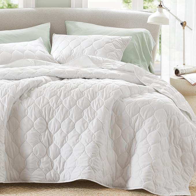 Comfort Spaces King Quilt Set Modern Reversible Ogee Coverlet King Bedding Set Cozy Quilted Winter Layer, All Season Lightweight Soft King Size Quilt, Kienna, King/Cal King White Ogee 3 Piece