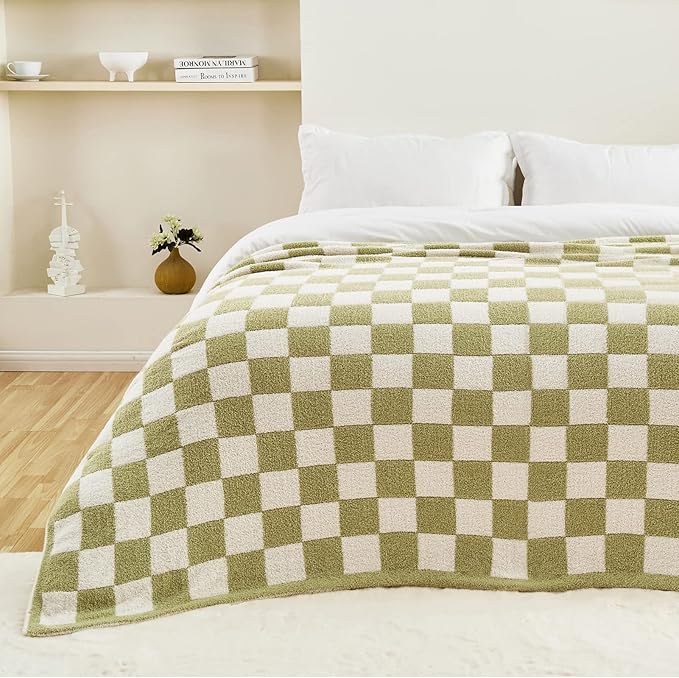 CozeCube Super Soft Fullfy Microfiber Reversible Knitted Blankets, Warm Cozy Fuzzy Plush Throw, Sage Green and White Checkered Throw Blanket for Couch Bed Sofa, 50" x 60"
