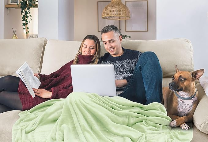 Utopia Bedding Fleece Blanket Queen Size Sage Green 300GSM Luxury Fuzzy Soft Anti-Static Microfiber Bed Blanket (90x90 Inch)