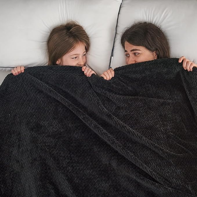 NEWCOSPLAY Super Soft Throw Blanket Black Premium Silky Flannel Fleece Leaves Pattern Lightweight Bed Blanket All Season Use (Black, Throw(50"x60"))